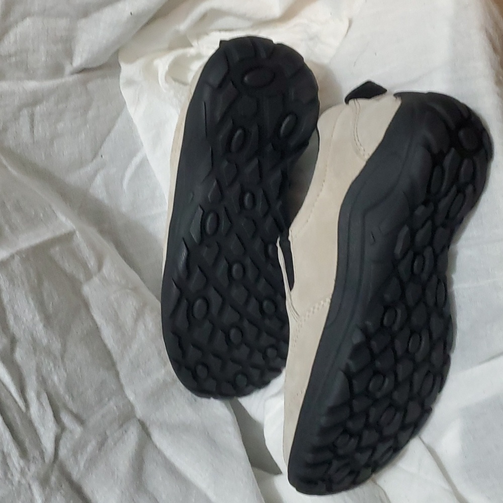 Shoes - Picture 3 of 3